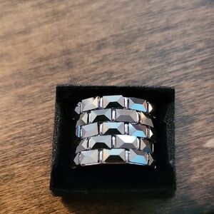 Ee Men's Black Geometric Ring